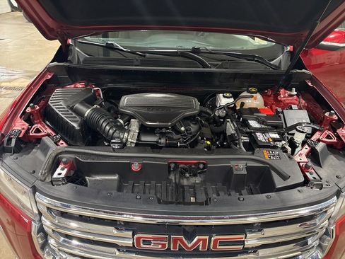 Used 2023 GMC Acadia SLT AWD/4WD image 30