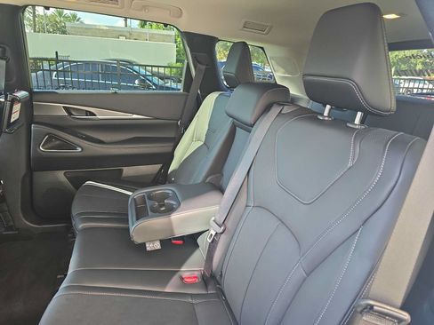 Certified 2026 INFINITI QX60 Luxe w/ Family Package FWD image 12