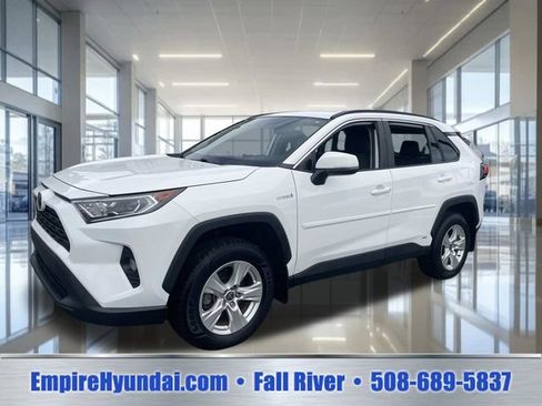 Used 2021 Toyota RAV4 XLE w/ Protection Package (TMS) AWD/4WD image 1