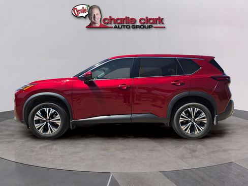Used 2021 Nissan Rogue SV FWD image 2