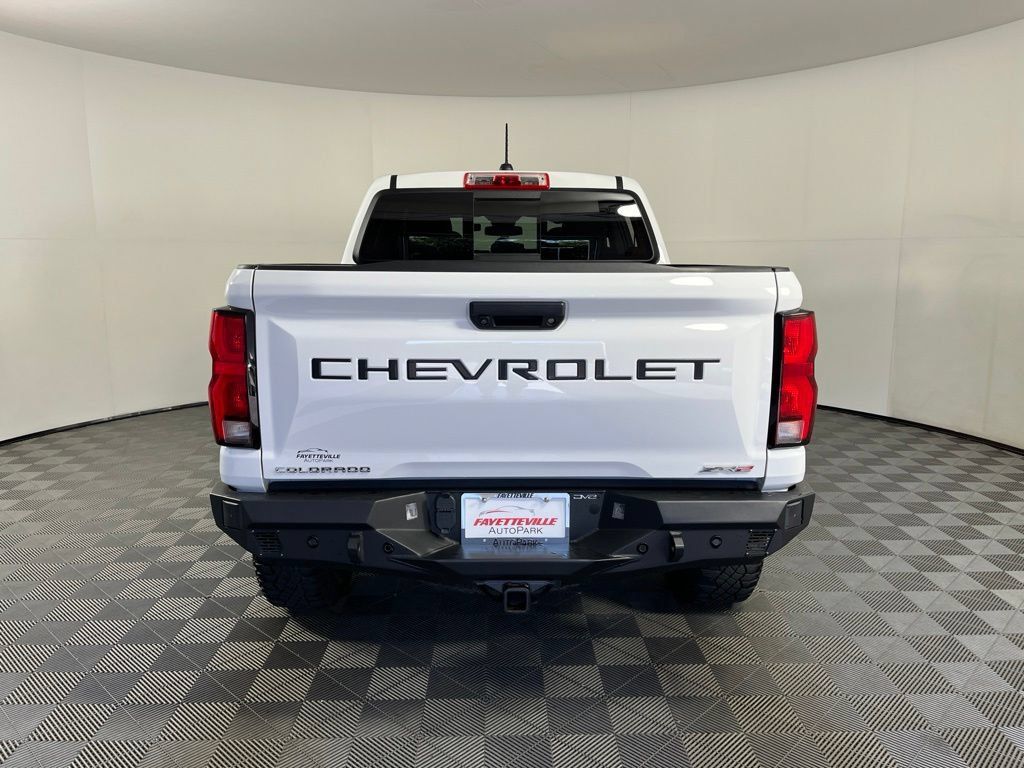 Certified 2024 Chevrolet Colorado ZR2 w/ ZR2 Convenience Package III AWD/4WD image 12