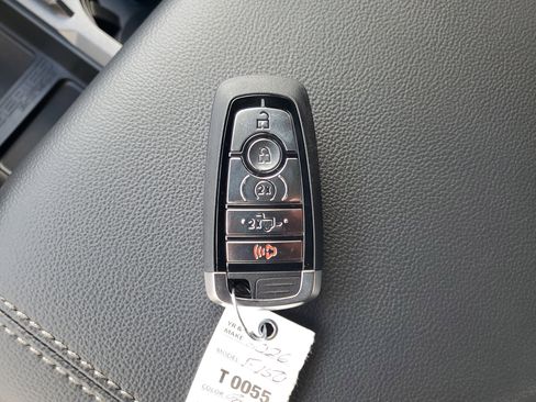 New 2026 Ford F250 Lariat w/ Black Appearance Package image 22