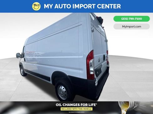 Used 2024 RAM ProMaster 2500 w/ Convenience Group FWD image 4
