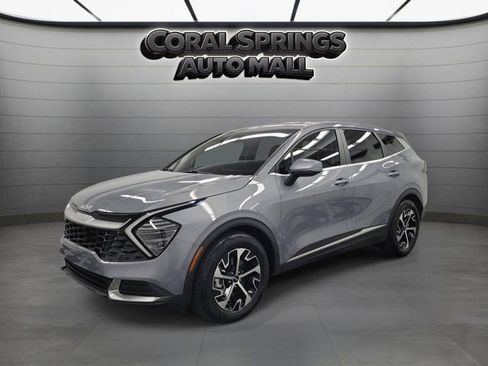 Used 2024 Kia Sportage EX FWD image 3