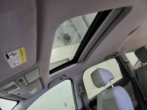 Used 2018 Honda CR-V Touring image 24