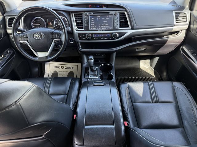 Used 2017 Toyota Highlander SE AWD/4WD image 10