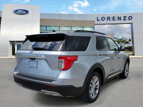 Used 2024 Ford Explorer XLT w/ Equipment Group 202A RWD image 5