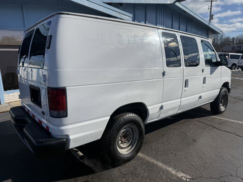 Used 2010 Ford E-250 and Econoline 250 image 5
