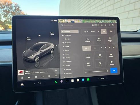 Used 2024 Tesla Model Y 2WD image 43