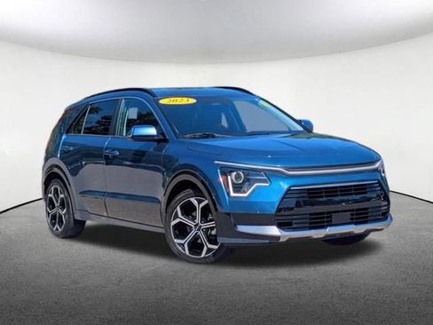 Used 2023 Kia Niro EX Touring FWD image 2