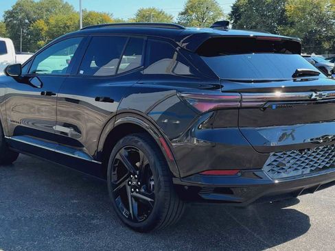 Certified 2024 Chevrolet Equinox EV RS image 4