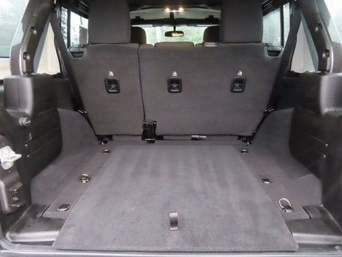 Used 2021 Jeep Wrangler Unlimited Sport image 34