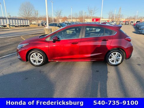 Used 2017 Chevrolet Cruze LT w/ Convenience Package image 3