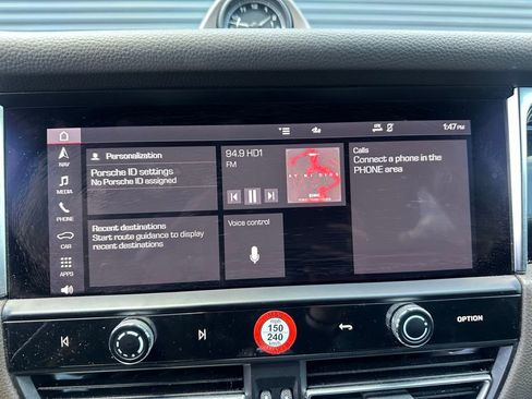 Certified 2023 Porsche Macan AWD/4WD image 29