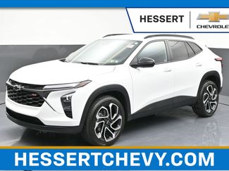 Certified 2025 Chevrolet Trax RS w/ Driver Confidence Package FWD video 1