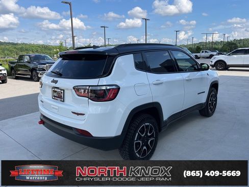 Used 2024 Jeep Compass Trailhawk image 20
