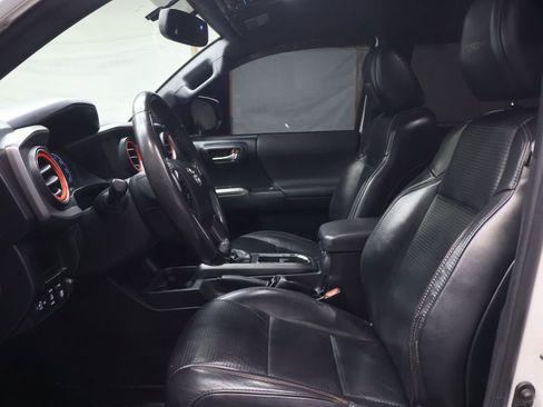 Used 2017 Toyota Tacoma TRD Pro image 17