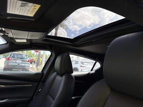 New 2026 MAZDA MAZDA3 2.5 S Hatchback w/ Premium Pkg FWD image 31