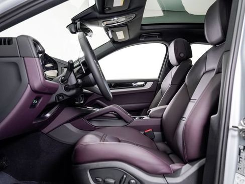 New 2026 Porsche Cayenne Coupe AWD/4WD image 8