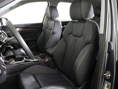 Used 2024 Audi Q5 e Premium Plus image 32