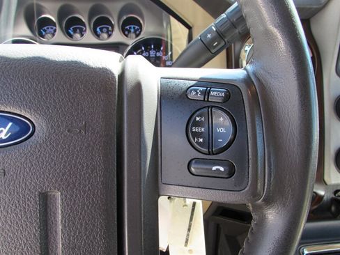 Used 2015 Ford F250 Lariat w/ Lariat Ultimate Package AWD/4WD image 14