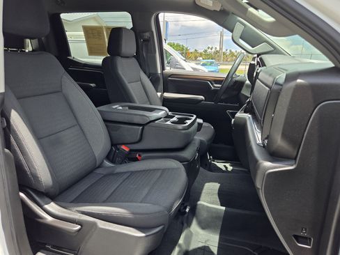 Certified 2022 Chevrolet Silverado 1500 LT AWD/4WD image 18
