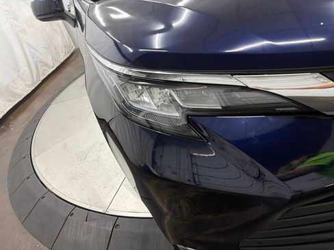 Used 2021 Toyota Sienna XLE FWD image 10