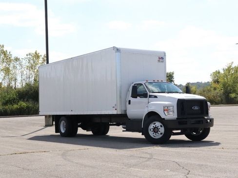 New 2026 Ford F750 2WD Regular Cab Super Duty image 1