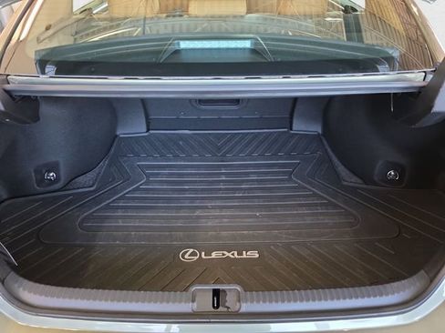 Certified 2025 Lexus ES 300h w/ Premium Package image 12