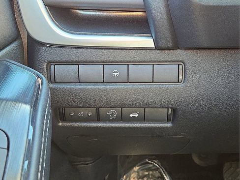 Used 2026 Nissan Rogue SV image 25