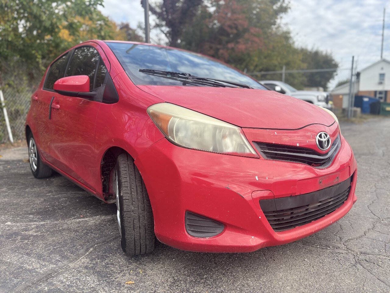 Used 2012 Toyota Yaris LE FWD image 7