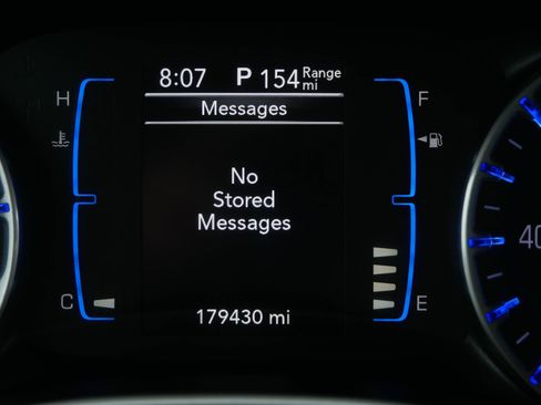 Used 2017 Chrysler Pacifica Touring-L w/ Tire & Wheel Group FWD image 32