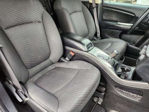 Used 2016 Dodge Journey SXT image 17