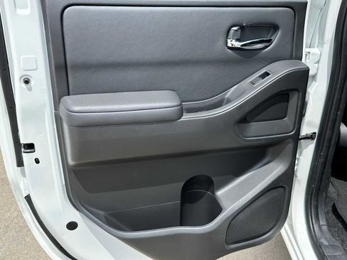 Used 2022 Nissan Frontier SV w/ Technology Package image 31