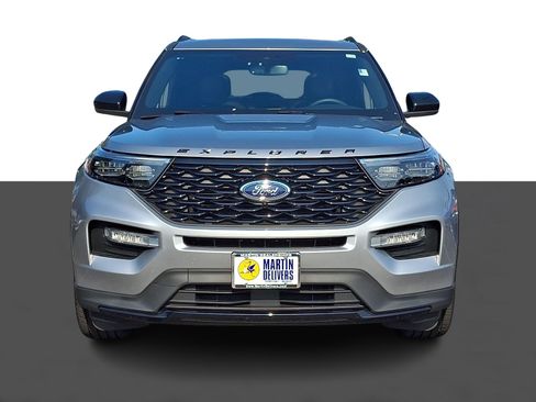 Used 2024 Ford Explorer ST-Line w/ Class IV Trailer Tow Package AWD/4WD image 2
