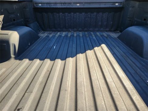 Used 2019 GMC Sierra 1500 SLT image 32