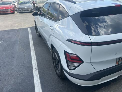 Used 2024 Hyundai Kona SEL image 5
