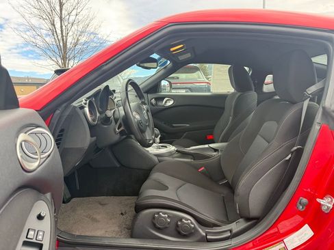 Used 2019 Nissan 370Z w/ Sport Package image 15
