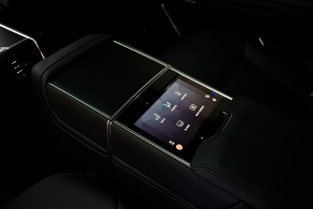 New 2025 Land Rover Range Rover SV AWD/4WD image 19