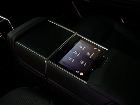 New 2025 Land Rover Range Rover SV AWD/4WD image 19