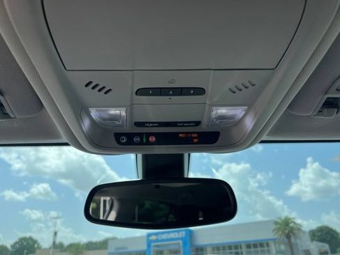 Used 2018 Chevrolet Equinox Premier FWD image 28