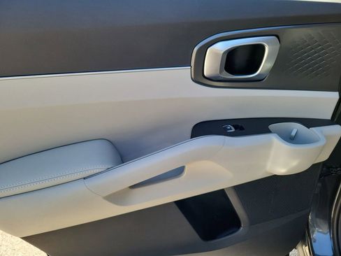 Used 2024 Kia Sorento S w/ Panoramic Sunroof Package image 16