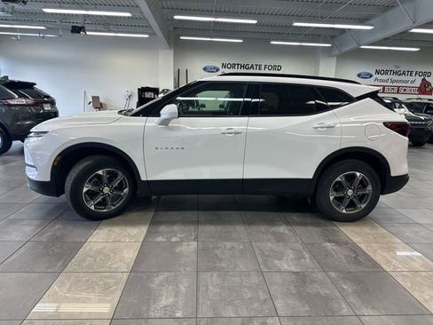Used 2024 Chevrolet Blazer LT w/ Convenience Package FWD image 12