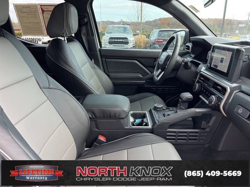 Used 2024 Toyota Tacoma TRD Off-Road image 26