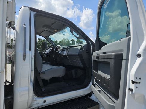 Used 2022 Ford F650 2WD Regular Cab Super Duty image 51