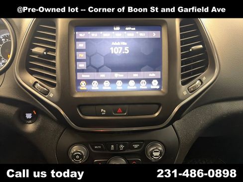 Used 2019 Jeep Cherokee Trailhawk w/ Cold Weather Group image 22