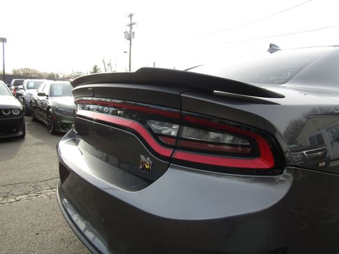 Used 2019 Dodge Charger Scat Pack w/ Technology Group image 10