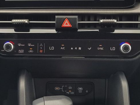 New 2026 Kia Sportage X-Line w/ X-Line Technology Package AWD/4WD image 17
