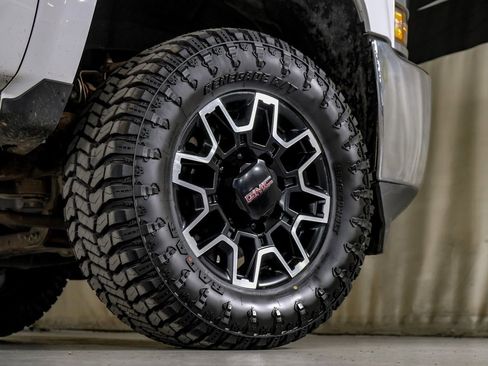 Used 2018 Chevrolet Silverado 3500 W/T image 42