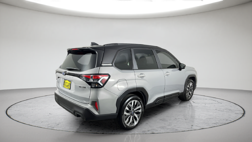 Used 2025 Subaru Forester Touring AWD/4WD image 7